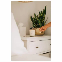 Discount Brooklyn Candle Studio Bougie Escapist Santorini - 370 g Blanc