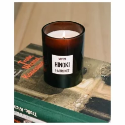 Sale Bougie parfumée Hinoki - 260g | Homme Bougies, Senteurs|Bougies, Senteurs