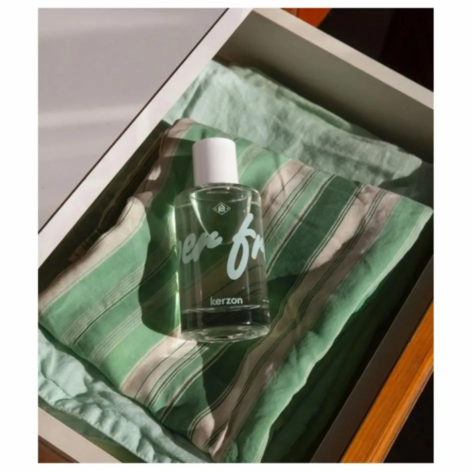 Kerzon Brume parfumée pour le linge Super frais - Cèdre et Ylang 100ml|Homme Bougies, Senteurs|Bougies, Senteurs