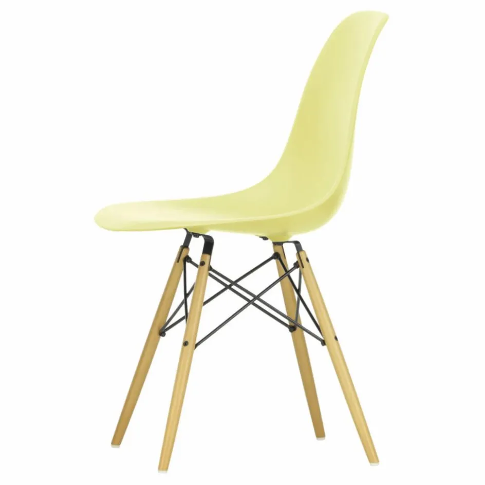 Chaise DSW plastic - piètement érable - Charles & Ray Eames | Chaises, Tabourets, Bancs