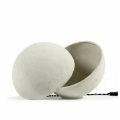 Serax Lampe à poser Earth ronde en papier maché || Luminaires