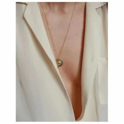 Femme Louise Damas Colliers*Médaille Madeleine |