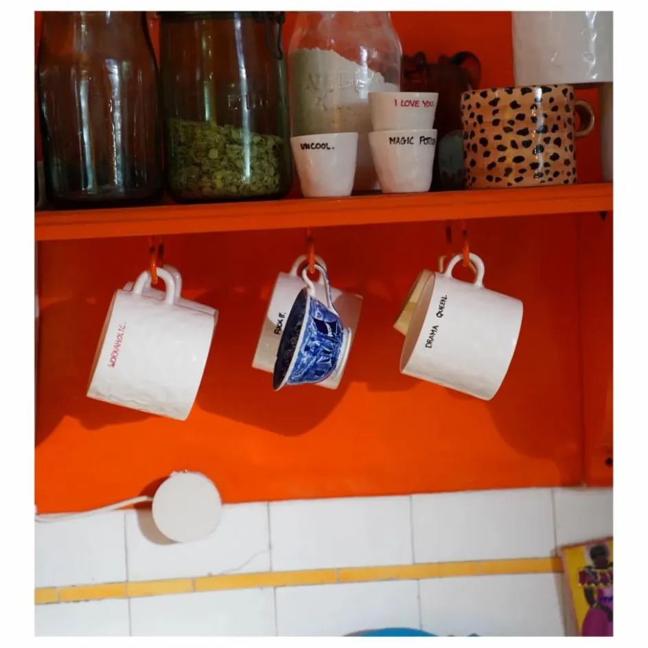 Anna + Nina Mug Drama Queen | Ecru