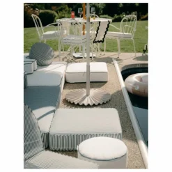 Business & Pleasure Co. Pied de parasol moulé || Mobilier De Jardin