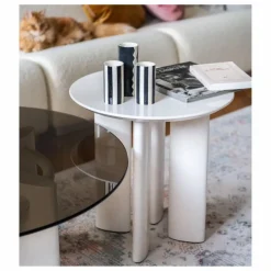 Online Table d'appoint Carlotta en hêtre laqué | Tables, Bureaux