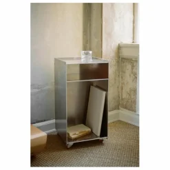 Hot Table d'appoint Rivet box en Tables, Bureaux