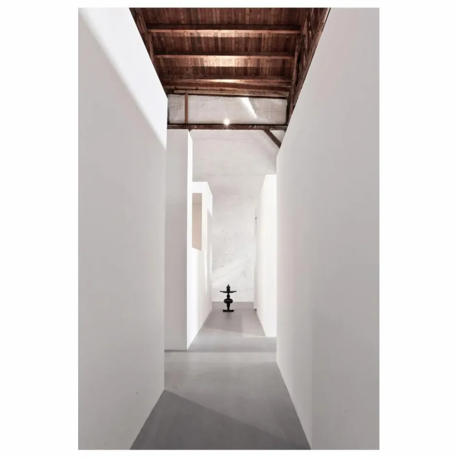 Best Table d'appoint Shuffle en bois laquée - Mia Hamborg | Tables, Bureaux